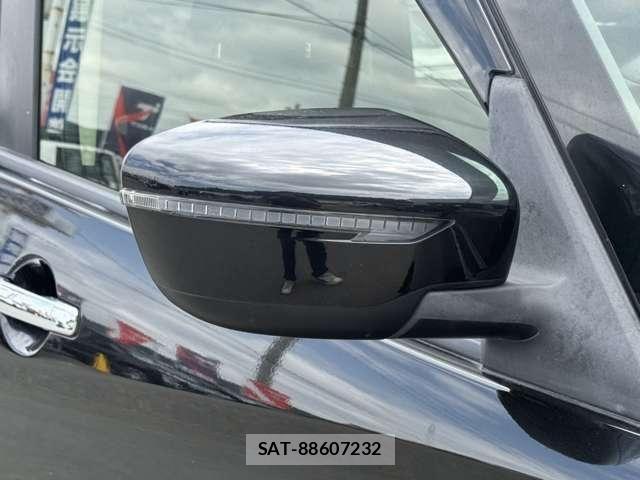 Nissan SERENA 2016-11 8159196-28