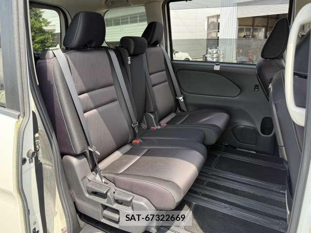 Nissan SERENA 2017-01 8210144-12