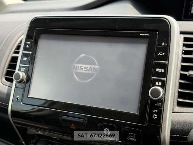 Nissan SERENA 2017-01 8210144-7