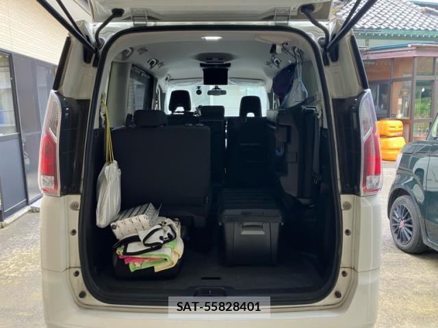 Nissan SERENA 2018-01 8231747-17