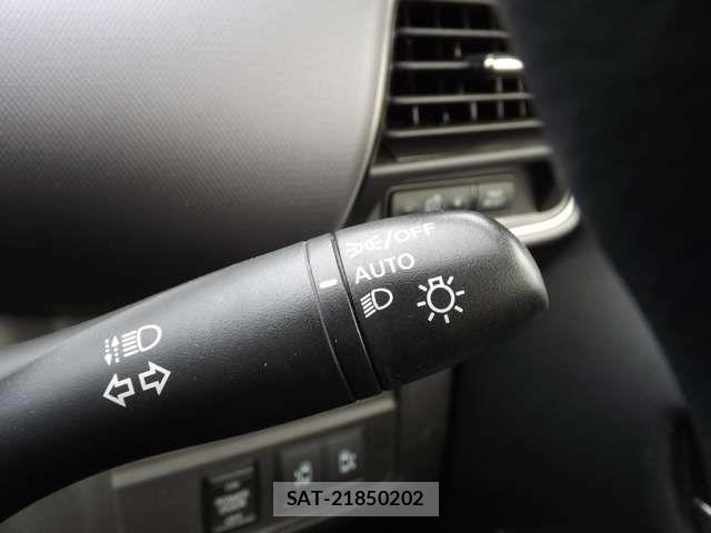 Nissan SERENA 2022-03 8231745-13