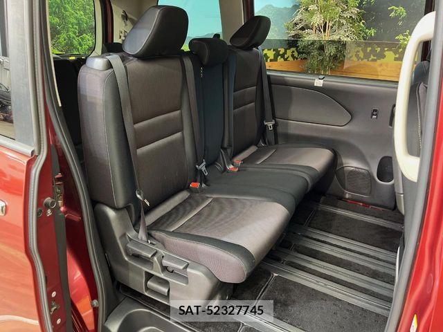Nissan SERENA 2016-01 8246665-9