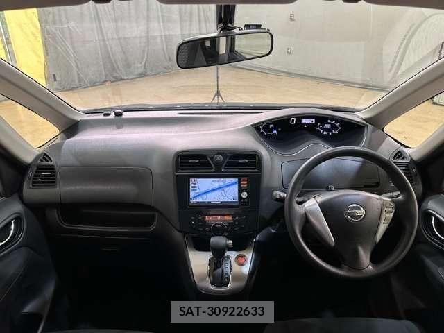 Nissan SERENA 2013-11 8246667-17