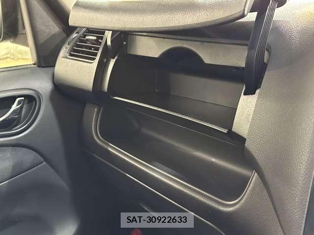Nissan SERENA 2013-11 8246667-27
