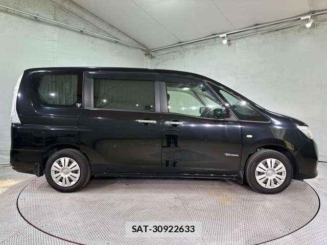 Nissan SERENA 2013-11 8246667-3