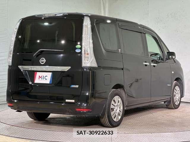 Nissan SERENA 2013-11 8246667-4