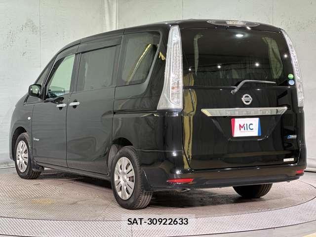 Nissan SERENA 2013-11 8246667-6