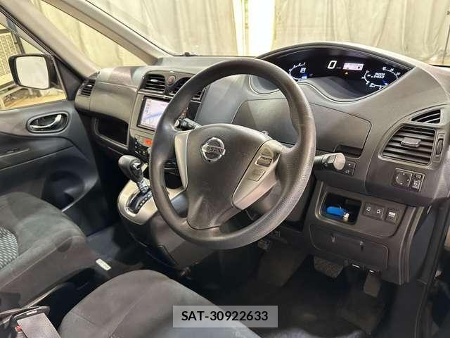 Nissan SERENA 2013-11 8246667-8