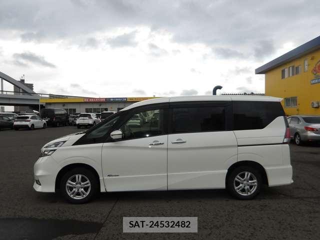 Nissan SERENA 2017-01 8317022-3