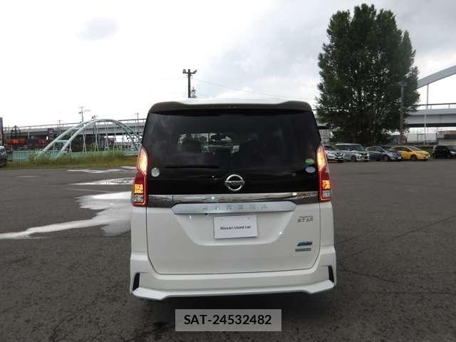 Nissan SERENA 2017-01 8317022-5