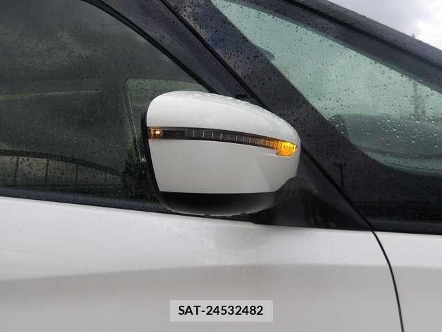 Nissan SERENA 2017-01 8317022-7