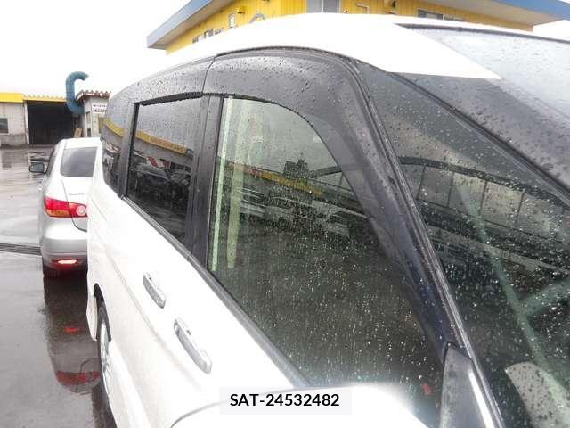 Nissan SERENA 2017-01 8317022-8