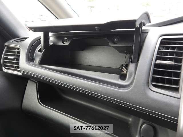 Nissan SERENA 2018-02 8317023-23