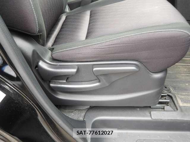 Nissan SERENA 2018-02 8317023-27