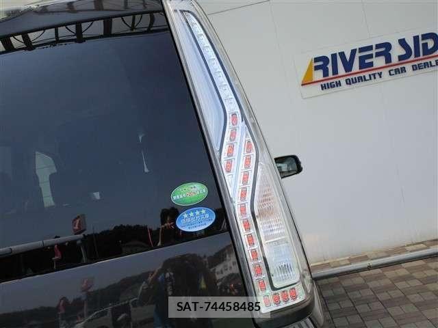 Nissan SERENA 2014-07 8317021-22