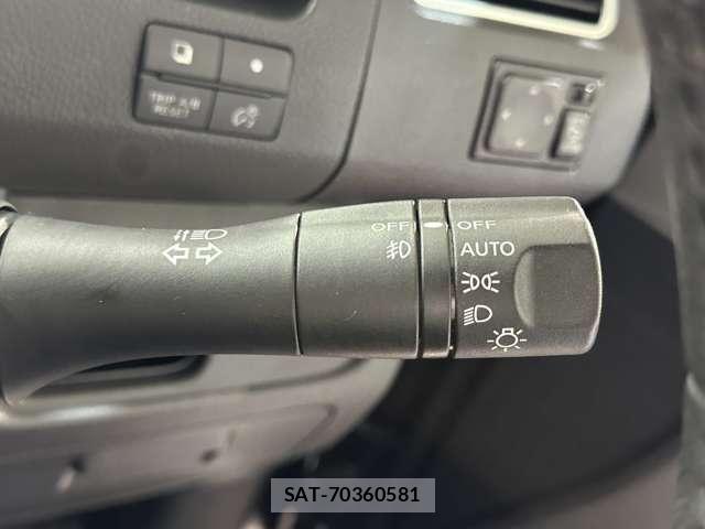 Nissan SERENA 2013-12 8355587-11