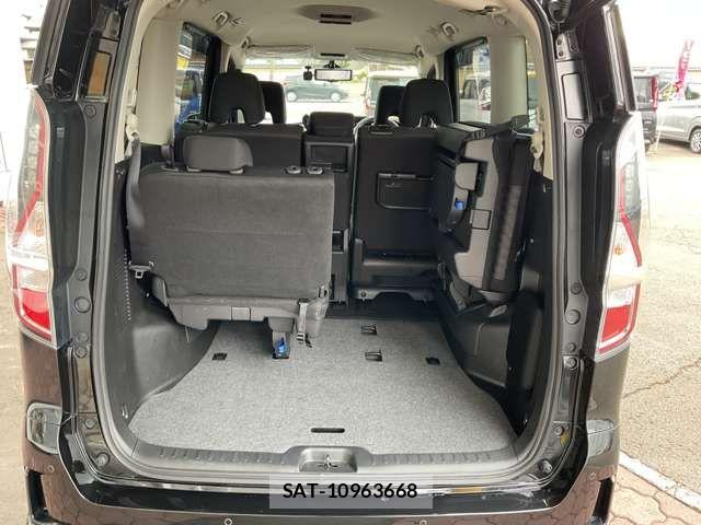 Nissan SERENA 2021-11 8368660-15