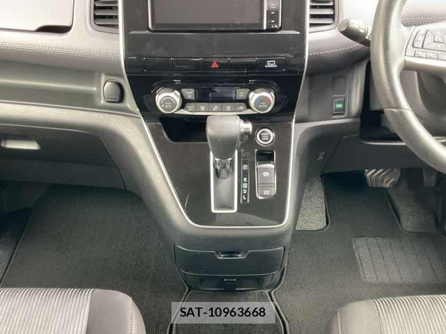 Nissan SERENA 2021-11 8368660-5