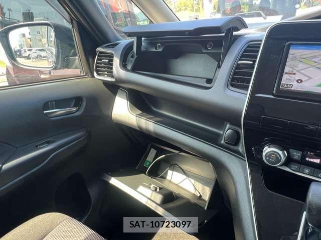 Nissan SERENA 2021-11 8368661-9