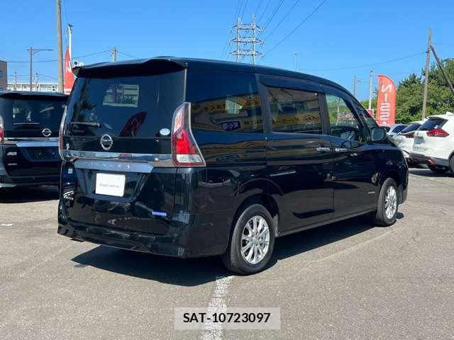Nissan SERENA 2021-11 8368661-1