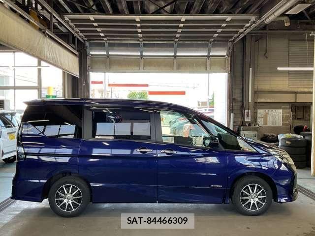 Nissan SERENA 2021-11 8368659-3