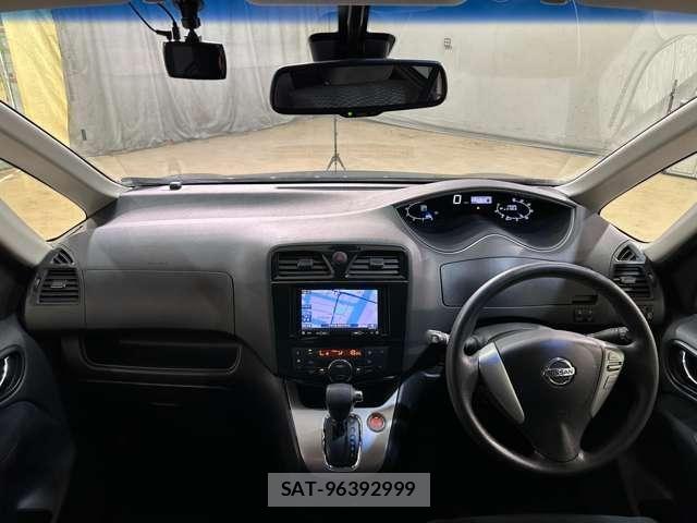 Nissan SERENA 2015-11 8368663-18