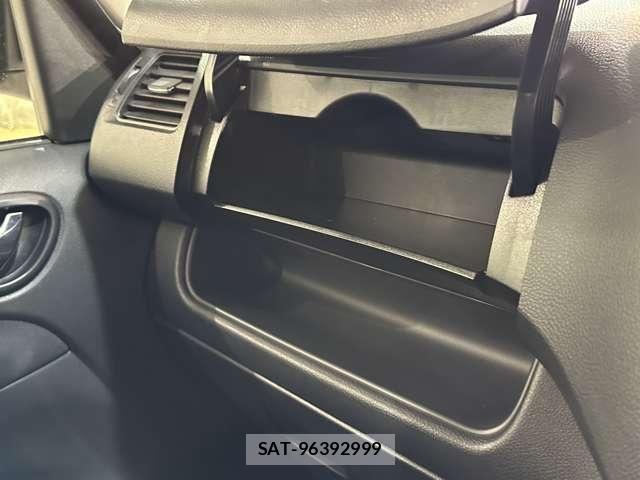 Nissan SERENA 2015-11 8368663-25