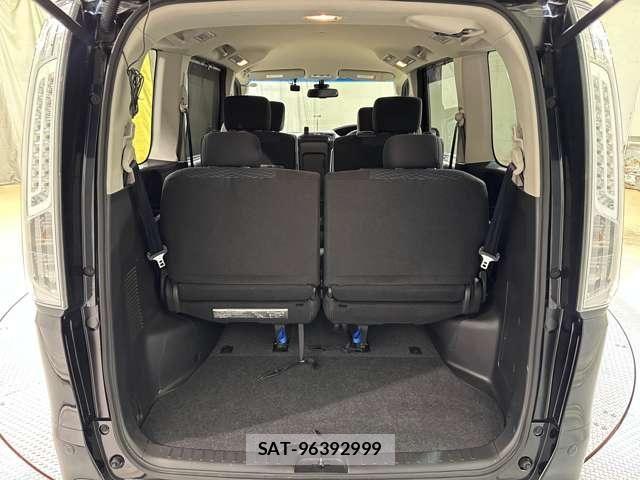 Nissan SERENA 2015-11 8368663-28