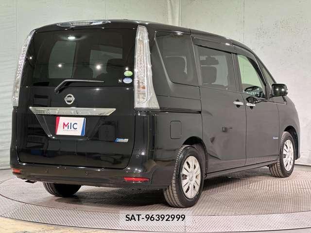 Nissan SERENA 2015-11 8368663-4