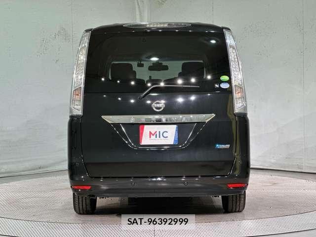 Nissan SERENA 2015-11 8368663-5
