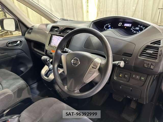 Nissan SERENA 2015-11 8368663-8