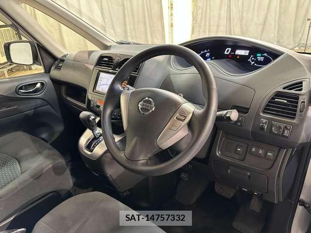 Nissan SERENA 2014-02 8368664-8