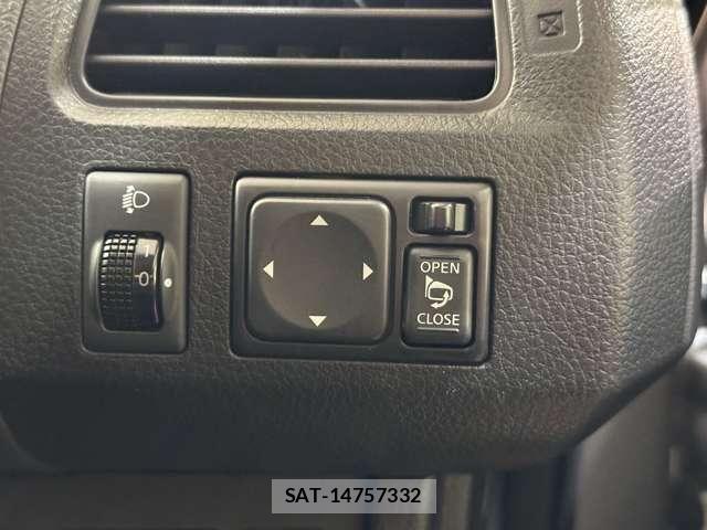 Nissan SERENA 2014-02 8368664-13