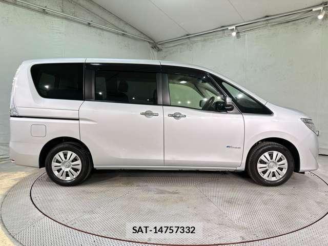 Nissan SERENA 2014-02 8368664-3