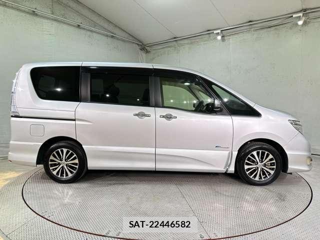 Nissan SERENA 2015-08 8414937-3