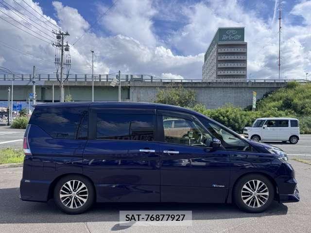Nissan SERENA 2017-03 8438878-4