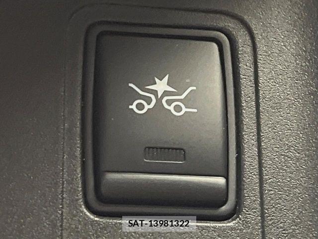 Nissan SERENA 2017-08 8458404-4