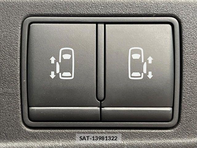 Nissan SERENA 2017-08 8458404-5
