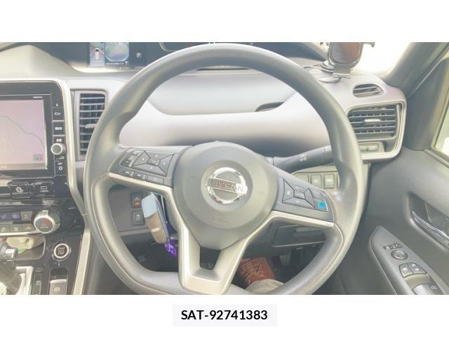 Nissan SERENA 2018-01 8458405-11