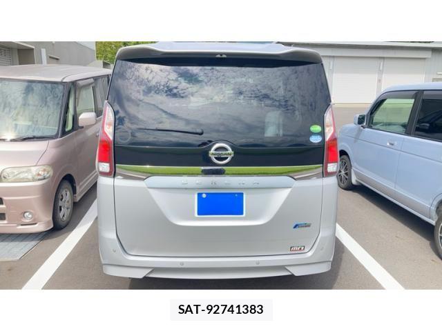 Nissan SERENA 2018-01 8458405-3