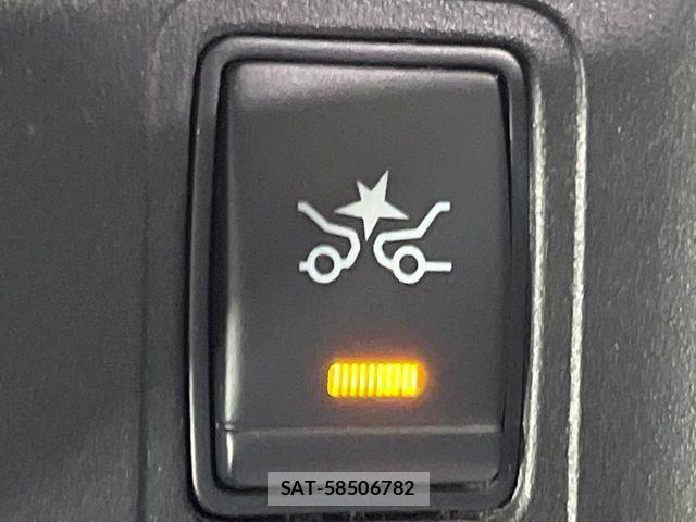 Nissan SERENA 2017-06 8527321-6