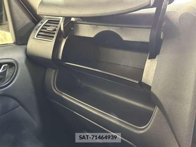 Nissan SERENA 2015-09 8563525-28