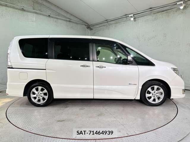 Nissan SERENA 2015-09 8563525-3