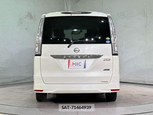Nissan SERENA 2015-09 8563525-5