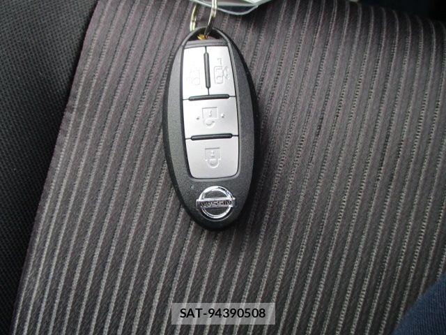 Nissan SERENA 2017-09 8563524-15