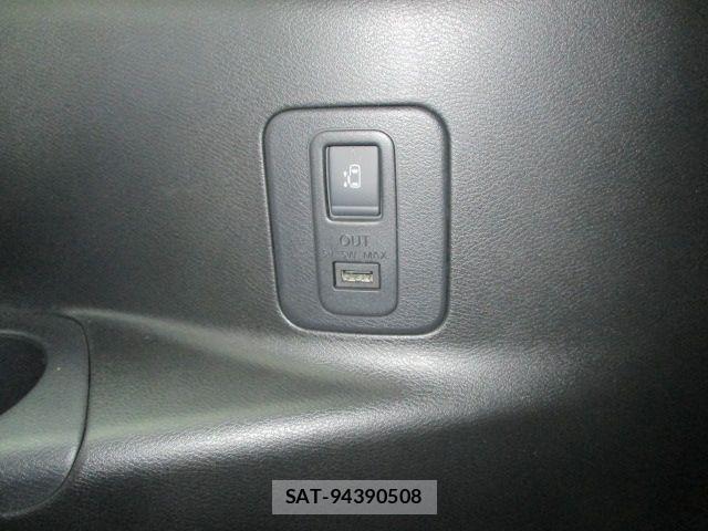 Nissan SERENA 2017-09 8563524-23