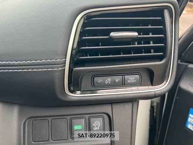 Nissan SERENA 2016-10 8661517-13