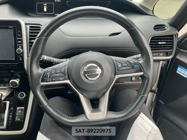 Nissan SERENA 2016-10 8661517-14