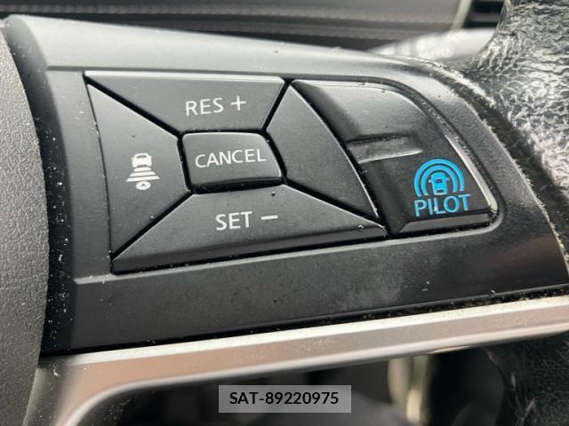 Nissan SERENA 2016-10 8661517-16