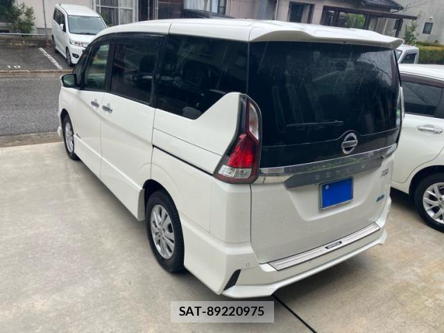 Nissan SERENA 2016-10 8661517-2